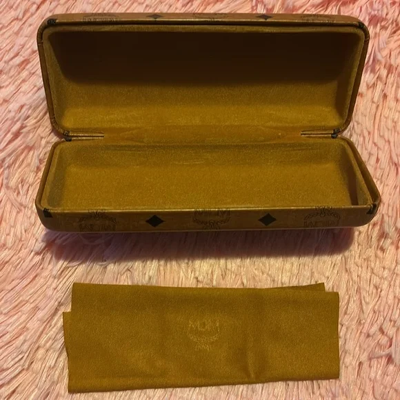 MCM SUNGLASSES LIKE NEW - Picture 7 of 7